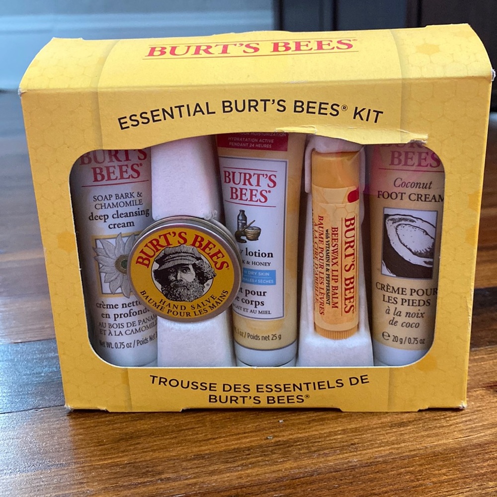 NWT Essential Burt’s Bees Kit